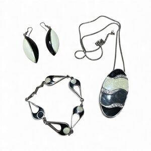 ✨ Black & Ivory Enamel Jewelry Set – Necklace, Bracelet & Earrings ✨